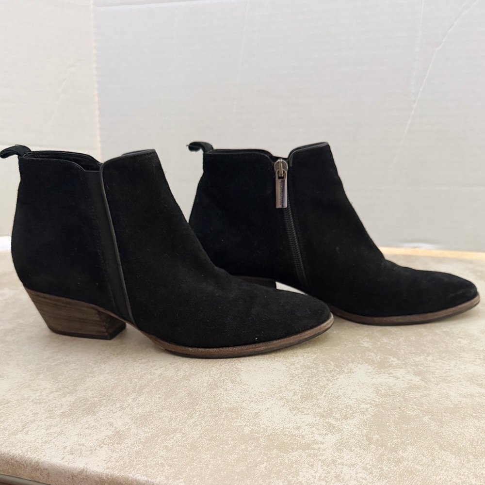 Aquatalia Black women’s ankle boots